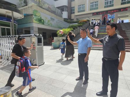 洪湖新绿，携手启航：深圳市洪湖小学举行2025级一年级新生入学培训暨新生家长培训会