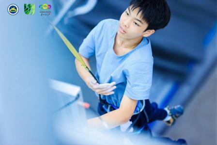 燃爆了！深圳市松泉中学陈济轩斩获全国攀岩桂冠，荣膺深圳市首位“男子速度攀岩国家一级运动员”称号！