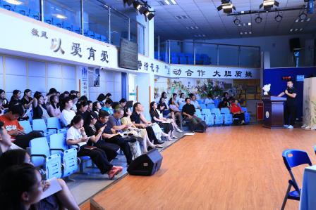 总结复盘明方向，师徒结对传妙招——深圳市仙桐实验小学举行全体教职工会议