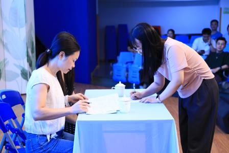 总结复盘明方向，师徒结对传妙招——深圳市仙桐实验小学举行全体教职工会议