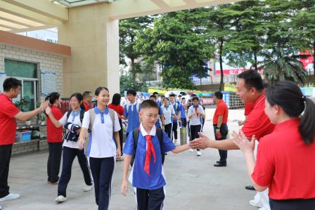 深圳市罗湖区滨河实验中学2025年秋季学期开学首日纪实｜承历史薪火，赴时代新程