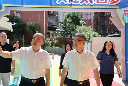 局长高延勇赴太白实验学校指导开学工作