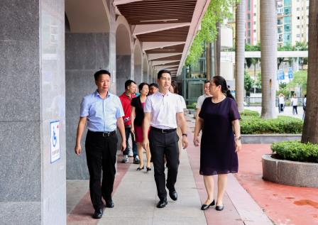 关怀沁教坛，敬师颂恩情