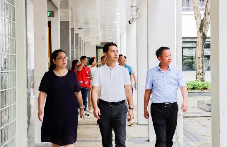 关怀沁教坛，敬师颂恩情