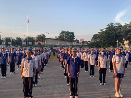少年何须惧骄阳，意气风发英姿飒——翠园文锦中学2025级初一新生国防教育活动纪实