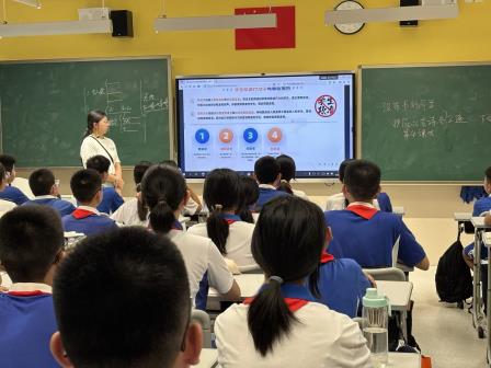 法治同行，守护成长——翠园东晓创新学校开展防欺凌、防诈骗专题宣讲活动