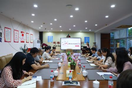 深圳市螺岭外国语实验学校迎接区教科院到校考察优秀科组 
