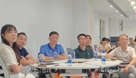 松风论道分层劈浪启新程 泉韵跃潮差异破冰赢未来——深圳市松泉实验学校召开“破解双重挑战，聚焦差异化教学”教育教学论坛