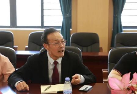 数字浪潮 布心领航——罗湖区人大代表、政协委员莅临布心小学调研数字化教育