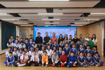 安全无忧 快乐成长—— 布心小学举行 “安全教育” 主题升旗仪式