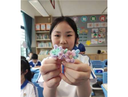感恩相伴，情暖吾师—— 布心小学开展 “庆祝第 41 个教师节” 系列活动