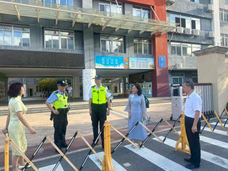 校园安保，警校共建——区领导调研北斗小学学校安全工作