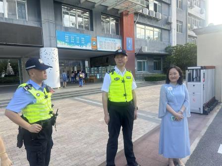 校园安保，警校共建——区领导调研北斗小学学校安全工作
