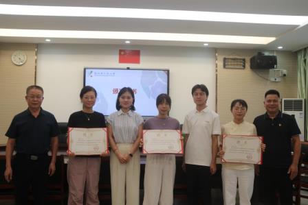 深圳市人民小学开展“家校矛盾应急处理策略与沟通艺术”专题讲座与师徒结对活动