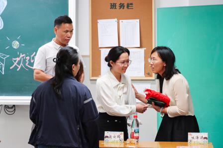 方寸之间，皆是教育 ——翠园文锦中学成功召开初一新生家长见面会