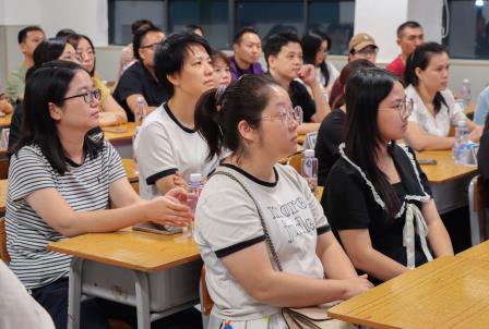 方寸之间，皆是教育 ——翠园文锦中学成功召开初一新生家长见面会