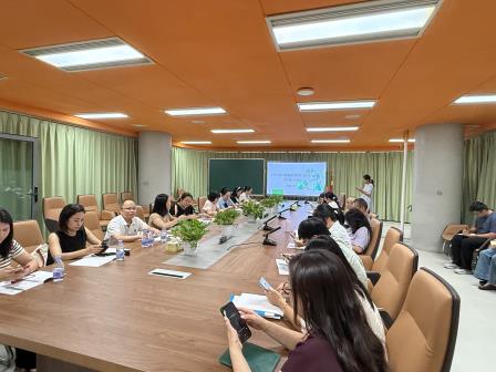 凝心聚力谋新篇 团结协作促提升 ——翠竹外国语实验学校数学科组新学期工作会议顺利召开