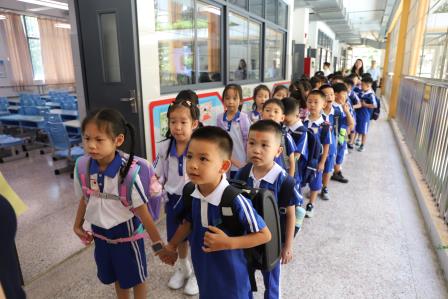 新程启幕，向光而行——深圳市向西小学一年级迎新活动圆满举行