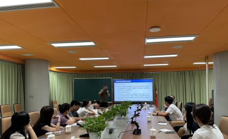 加强师德师风建设 赋能青年教师成长——翠竹外国语实验学校开展新入职教师师德师风专题培训