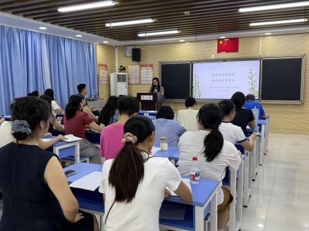 新质课堂育素养，智慧指引领方向——北斗小学召开2025-2026学年第一学期语文科组会议