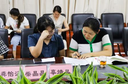 青蓝共济启新程，师徒同心育英才