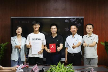 青蓝共济启新程，师徒同心育英才