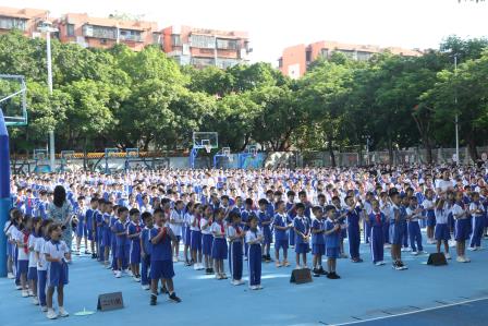 铭记历史铸忠魂    童心向党担使命——新秀小学举行开学典礼及法治教育活动