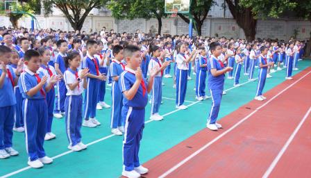 金秋启新程 逐梦向未来  ——深圳市南湖小学 2025-2026 学年第一学期开学典礼