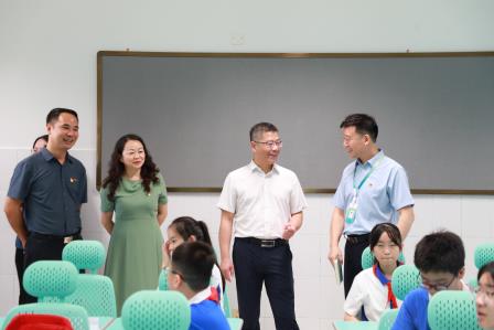 桂园中学三个校区开学工作稳中有序，获局领导高度点赞！