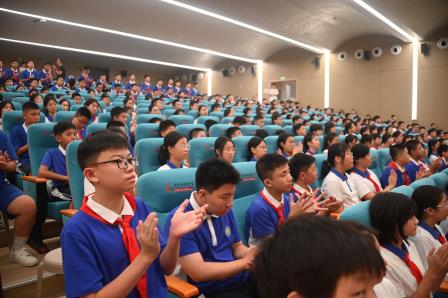 桂园中学三个校区开学工作稳中有序，获局领导高度点赞！