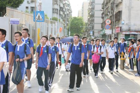 迎东晓之光，开新学之篇 ——翠园东晓中学举行2025-2026学年上学期开学典礼