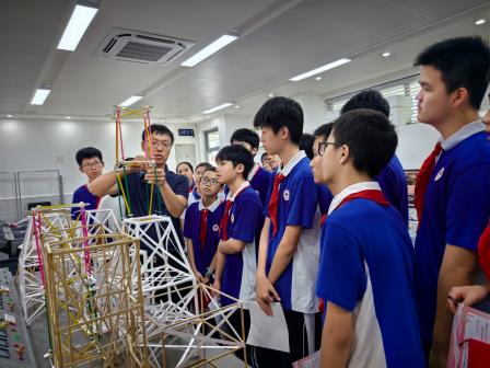南方科技大学附属罗湖中学2024级学子走进南方科技大学附属中学，沉浸式开启“科技+校园”研学之旅