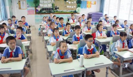 法制副校长开讲！安全第一课《你们的安全是我们的心愿》 ——南湖小学开展法制安全教育主题活动