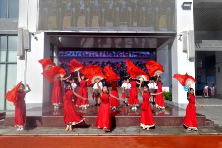 一言一行循章法，日浸一美养习惯 ——深圳市翠北实验小学主题升旗仪式（第四周）