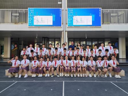 一言一行循章法，日浸一美养习惯 ——深圳市翠北实验小学主题升旗仪式（第四周）