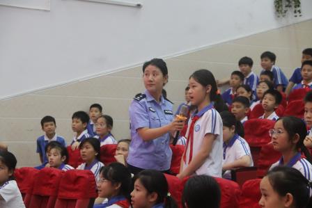 青春无毒 对毒品说 “不”—— 深圳市人民小学举行禁毒宣讲活动