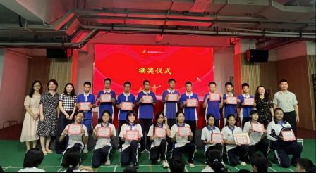 桂园中学德弘校区举行初一年级“规范启航，筑梦成长”主题大会