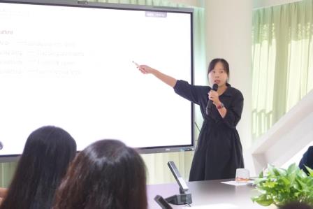 融汇贯通承新质，智慧教研谱新篇 —— 翠竹外国语实验学校英语科组召开 2025-2026 学年第一学期教研会议