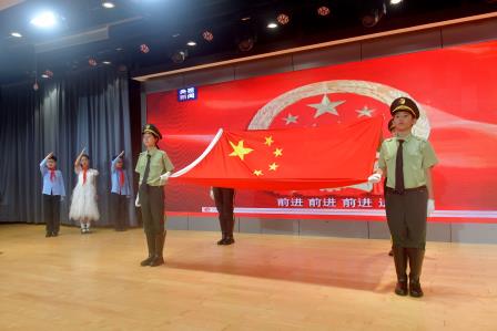 红旗漫卷歌华夏，童心飞扬颂祖国 ——翠北实验小学举行庆祝国庆节主题升旗仪式（第五周）
