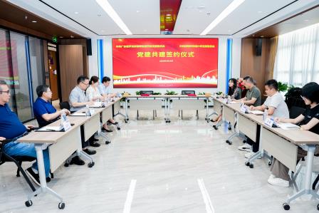 深圳市洪湖小学与广东普罗米修律师事务所携手共建，合力谱写党建与普法教育新篇章