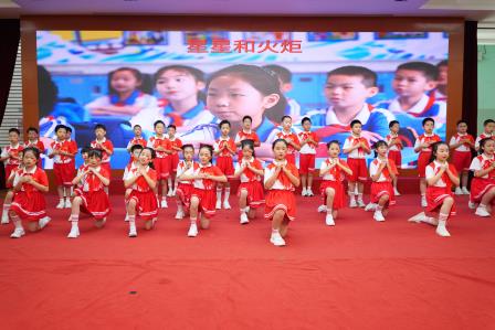 双节同庆承传统，赤子丹心报中华 ——深圳市螺岭外国语实验学校第五周升旗课程展示活动
