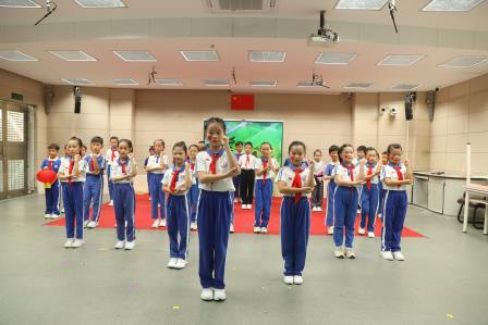 双节同庆承传统，赤子丹心报中华 ——深圳市螺岭外国语实验学校第五周升旗课程展示活动
