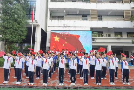 从 “站起来” 到 “强起来”，诗诵时代回响
