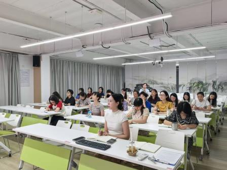 营造归属感，赋能共成长 ——湖贝小学开展班主任“班级文化建设”专题培训