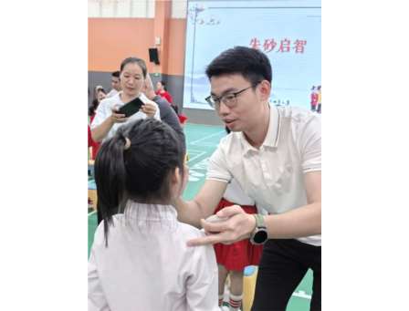 开笔启智，礼润人生——深圳市怡景小学2025一年级新生开笔礼圆满举行