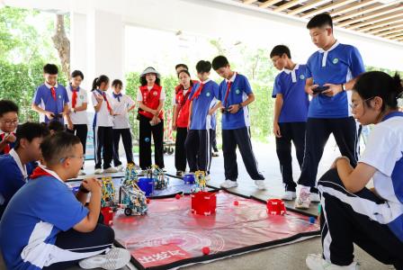 翠园文锦中学首届科创节献礼祖国华诞