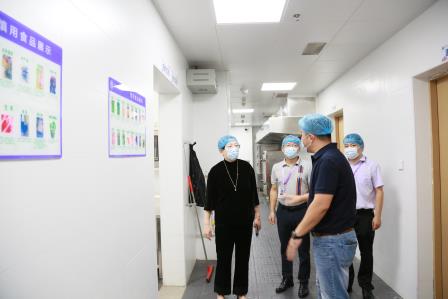 罗湖区教育局领导调研安芳小学：守护学生“舌尖上的安全”