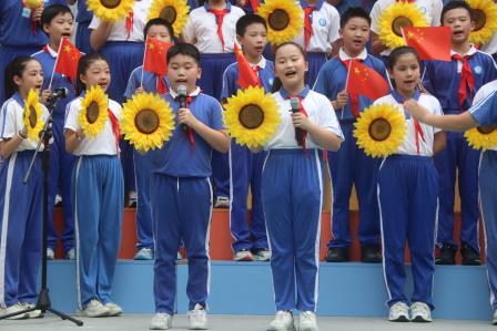 深圳市人民小学举办“班班有歌声   活力满校园”班级合唱比赛