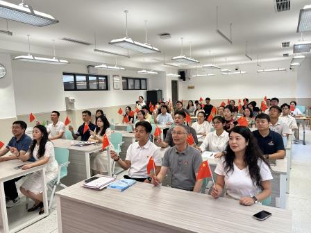 铭记抗战历史，致敬强国力量 ——港中大（深圳）附属礼文学校全校师生共同观看抗战胜利80周年阅兵式