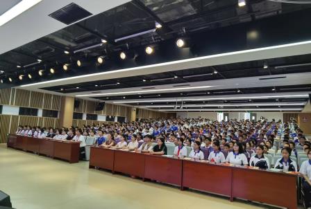 铭记抗战历史，致敬强国力量 ——港中大（深圳）附属礼文学校全校师生共同观看抗战胜利80周年阅兵式